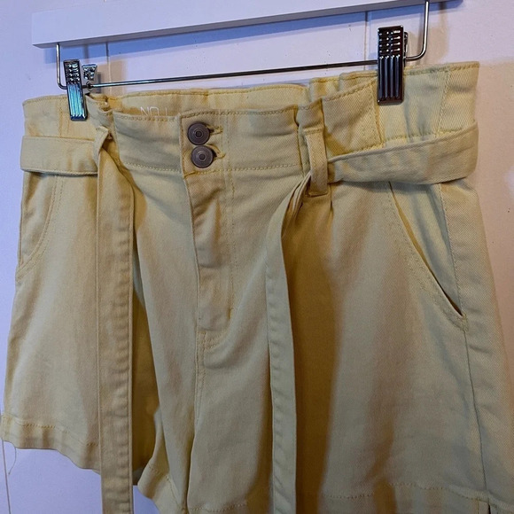 No Boundaries Yellow Tie Shorts - Picture 4 of 4